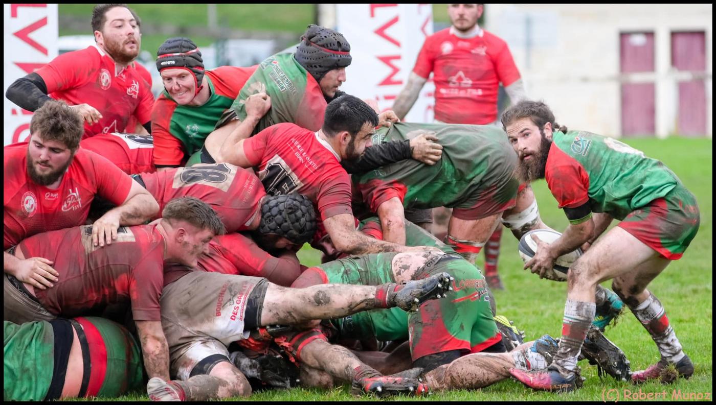ASM La Capelle: 16 à 8. Reprise victorieuse contre un adversaire très entreprenant adroit et déterminé contre lequel, sur un terrain boueux, les miramontais ont eu le mérite de défendre sans faiblir, finissant par l'emporter grâce à l'opiniâtreté des avants avec un essai de pénalité (6-8 à la mi-temps). L'ASM reste coleader avec Issigeac qui apparait comme le principal rival de la poule 4. en lever de rideau la réserve de l'AS Capelle l'a emporté (28 à 12).
