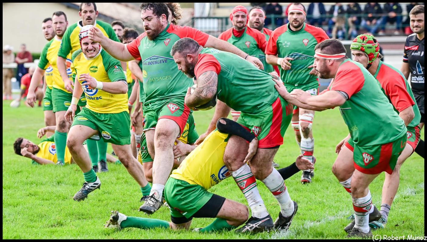 19 novembre: ASM 21 - 21 Ribérac L'ASM privée de victoire à la dernière seconde par une dernière relance de Ribérac fait mouche. Parité encourageante toutefois. A noter les bons débuts du jeune Benjamin dans les avants...Autres photos en fin de diaporama.