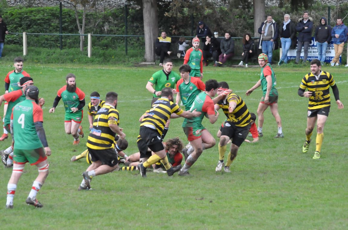 10 mars: déplacement infructueux à Lalinde (5-38). L'ASM a pourtant inquiété les locaux jusqu'en début de deuxième mi-temps avant d'être débordée en fin de match. Comme souvent cette saison, probablement par manque de fraîcheur physique.430091021_893939955861345_2837615460502588277_n