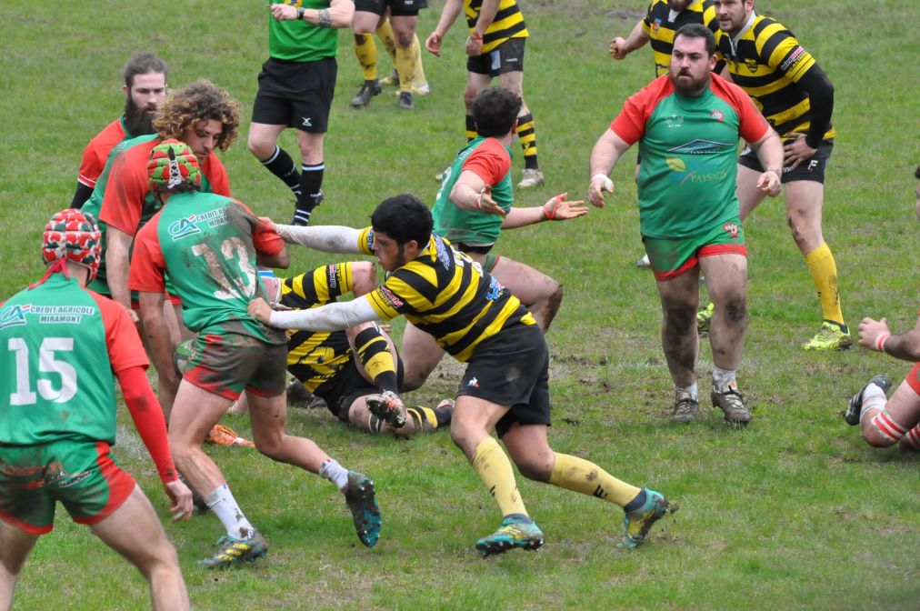 10 mars: déplacement infructueux à Lalinde (5-38). L'ASM a pourtant inquiété les locaux jusqu'en début de deuxième mi-temps avant d'être débordée en fin de match. Comme souvent cette saison, probablement par manque de fraîcheur physique.430097566_893938572528150_8083771712317395031_n