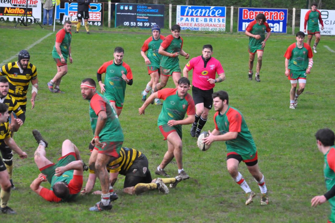 10 mars: déplacement infructueux à Lalinde (5-38). L'ASM a pourtant inquiété les locaux jusqu'en début de deuxième mi-temps avant d'être débordée en fin de match. Comme souvent cette saison, probablement par manque de fraîcheur physique.430875307_893944285860912_7426961591131030208_n