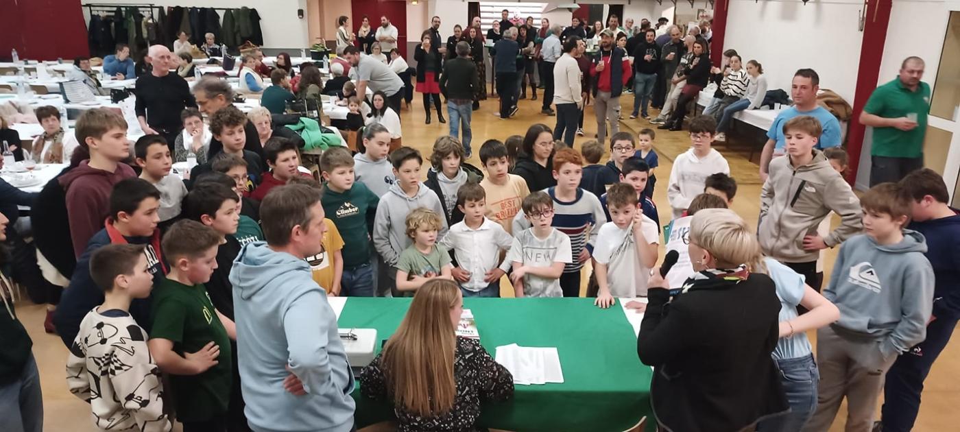 25 janvier repas de l'école de rugby et premières vignettes "Panini"